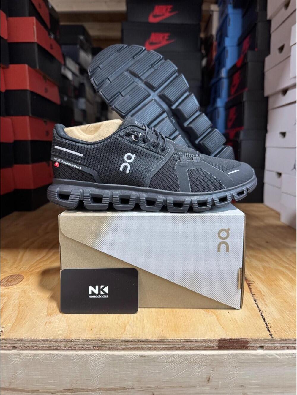 ON Wmns Cloud 6 'Triple Black' 3WF10061043 Size 9W